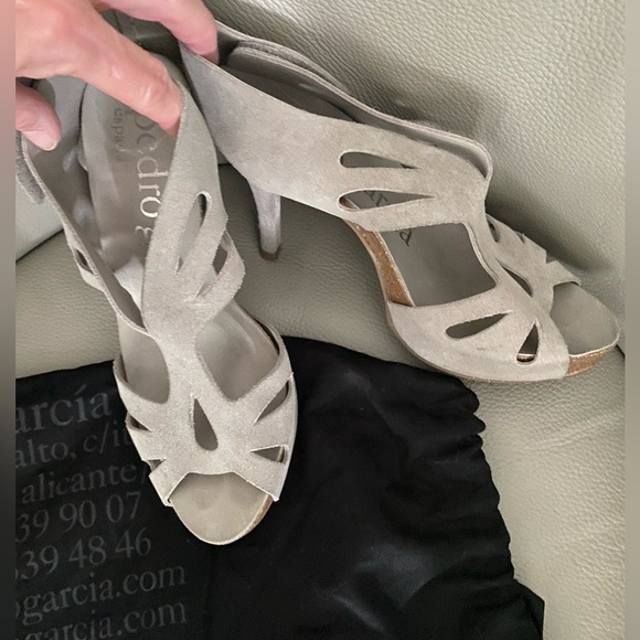 Pedro Garcia Grey Suede Slingback Sandals Sz 36.5 (6.5) - Picture 6 of 7